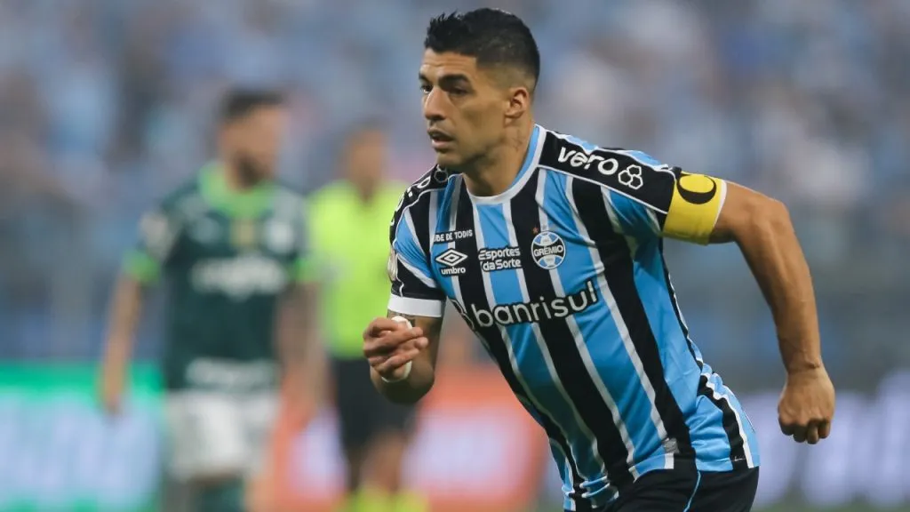Luis Suárez tiene casi lista para su salida de Gremio (Getty Images).