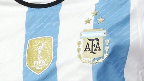 La Selección Argentina, con tres estrellas. Según la IA, en 2026 no conseguirá la cuarta