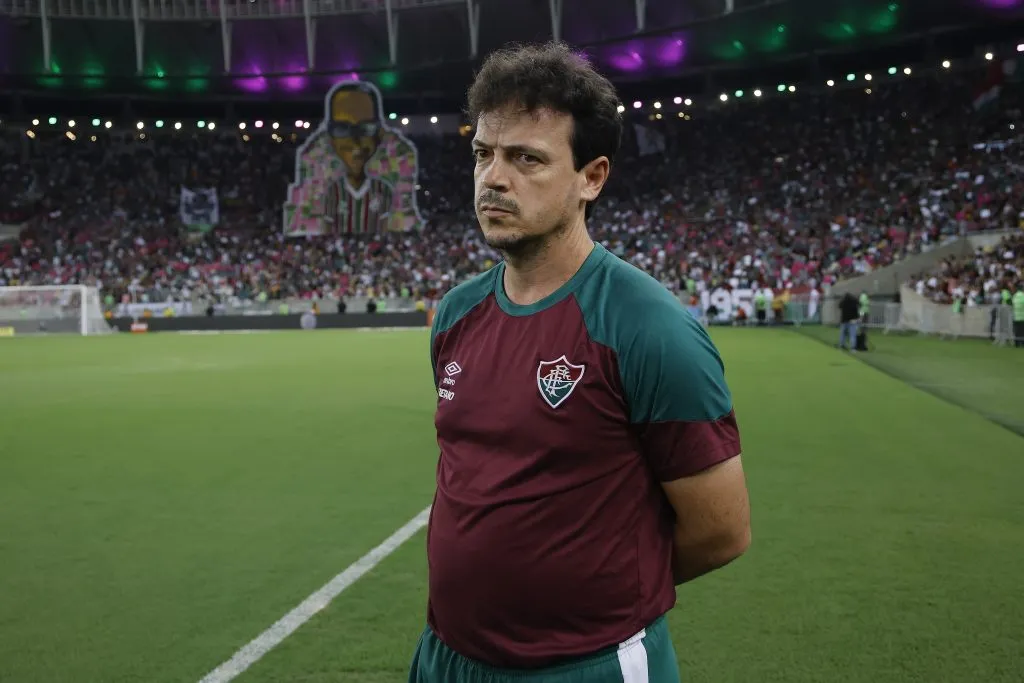 Fernando Diniz, entrenador de Fluminense, preocupado por el rendimiento de sus dirigidos. (Foto: Getty).