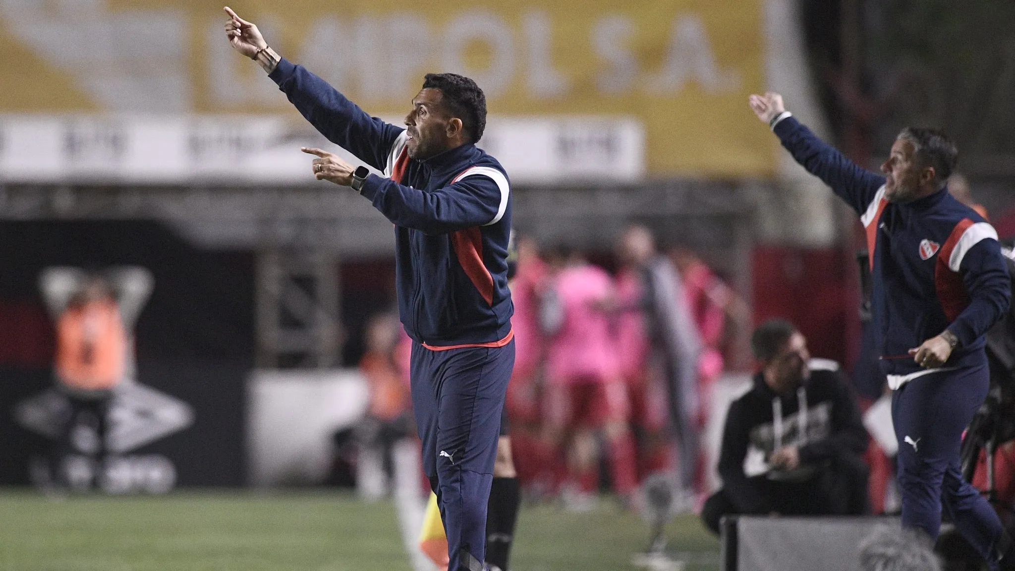 Tevez, en el último partido del Rojo ante Argentinos. (Foto: Independiente)