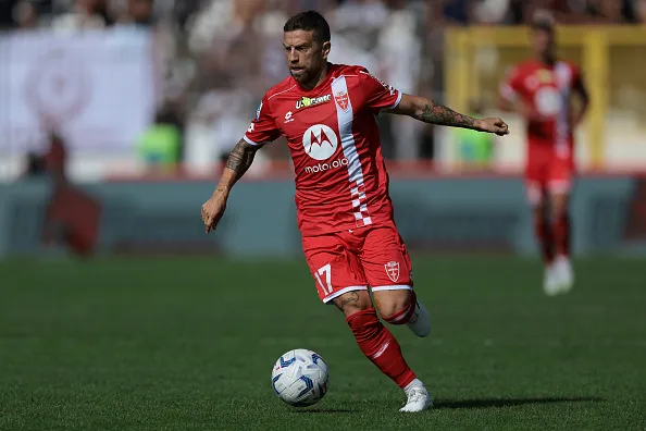 Papu Gómez no tardó en entrar en acción con Monza.