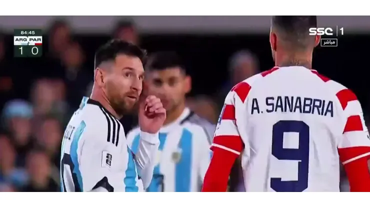 VIDEO | Sanabria, el ex compañero de Messi que ¡lo escupió! en pleno partido