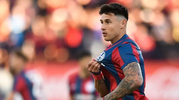 Adam Bareiro, el delantero de San Lorenzo que gusta en Boca.