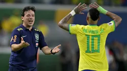 Fernando Diniz con Neymar en Brasil.