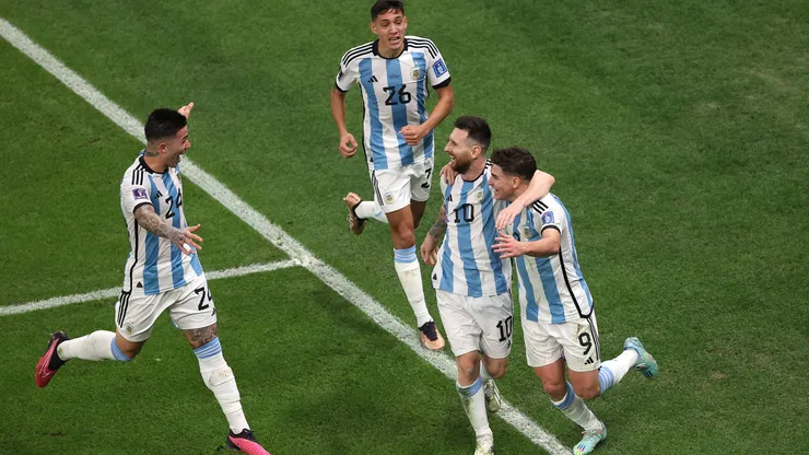 Si no llega el 10: Julián Álvarez sería el reemplazante de Messi en la Selección