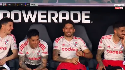 Los ídolos de River cantaron como hinchas.