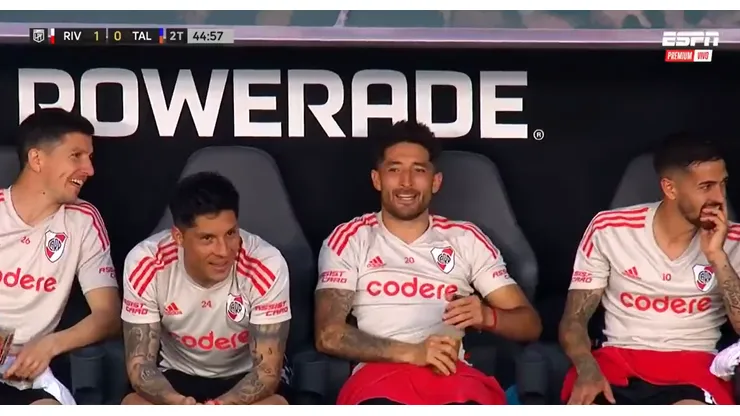 Los ídolos de River cantaron como hinchas.