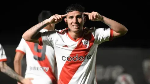 Diego Guallama festejando uno de sus goles.