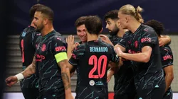 Todo Manchester City festejando el gol de Julián Álvarez.