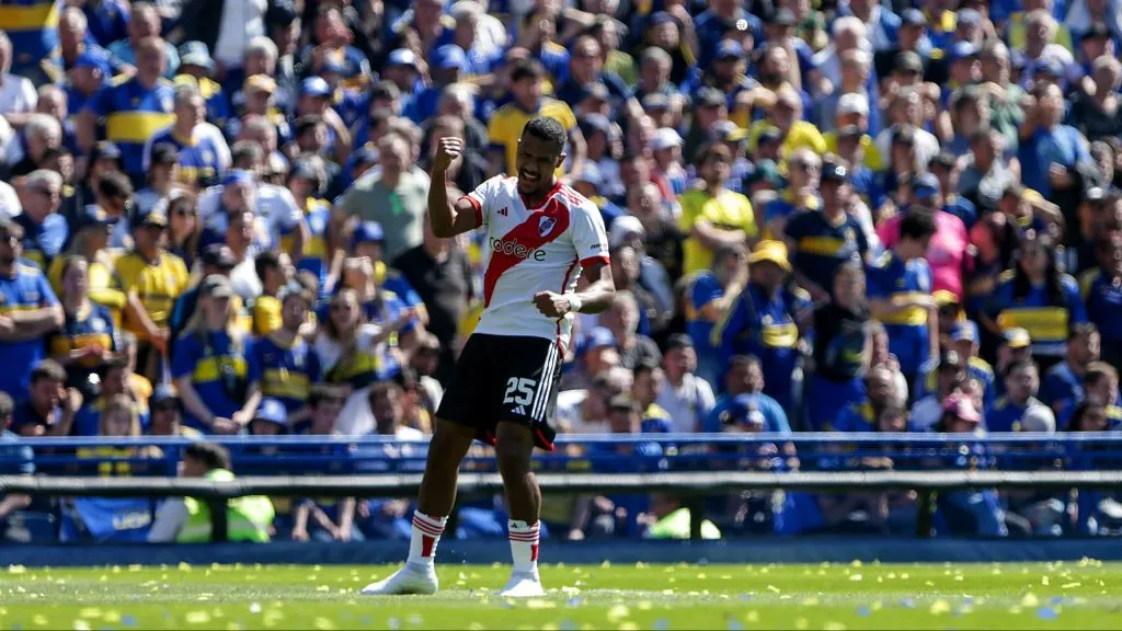 Salomón Rondón festejando en la Bombonera. (Foto: Getty Images)