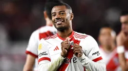 La invitación de Nico De La Cruz con una nena fanática de Julián Álvarez