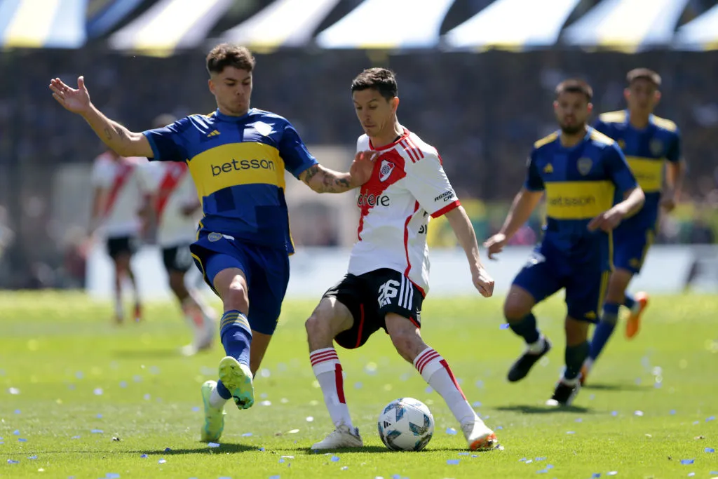 Lucas Blondel en acción en el último Superclásico
