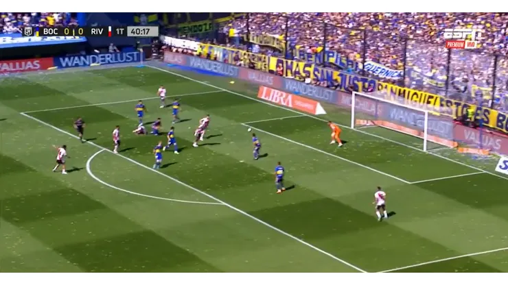VIDEO | El gol "sin querer" de Rondón que rompió el cero para River en el Superclásico