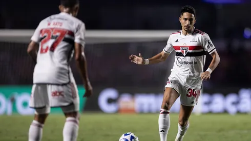Ruí Ramos, lateral brasileño de São Paulo.