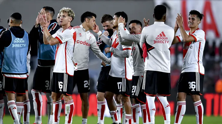 Los dos futbolistas sufrieron lesiones en sus rodillas.