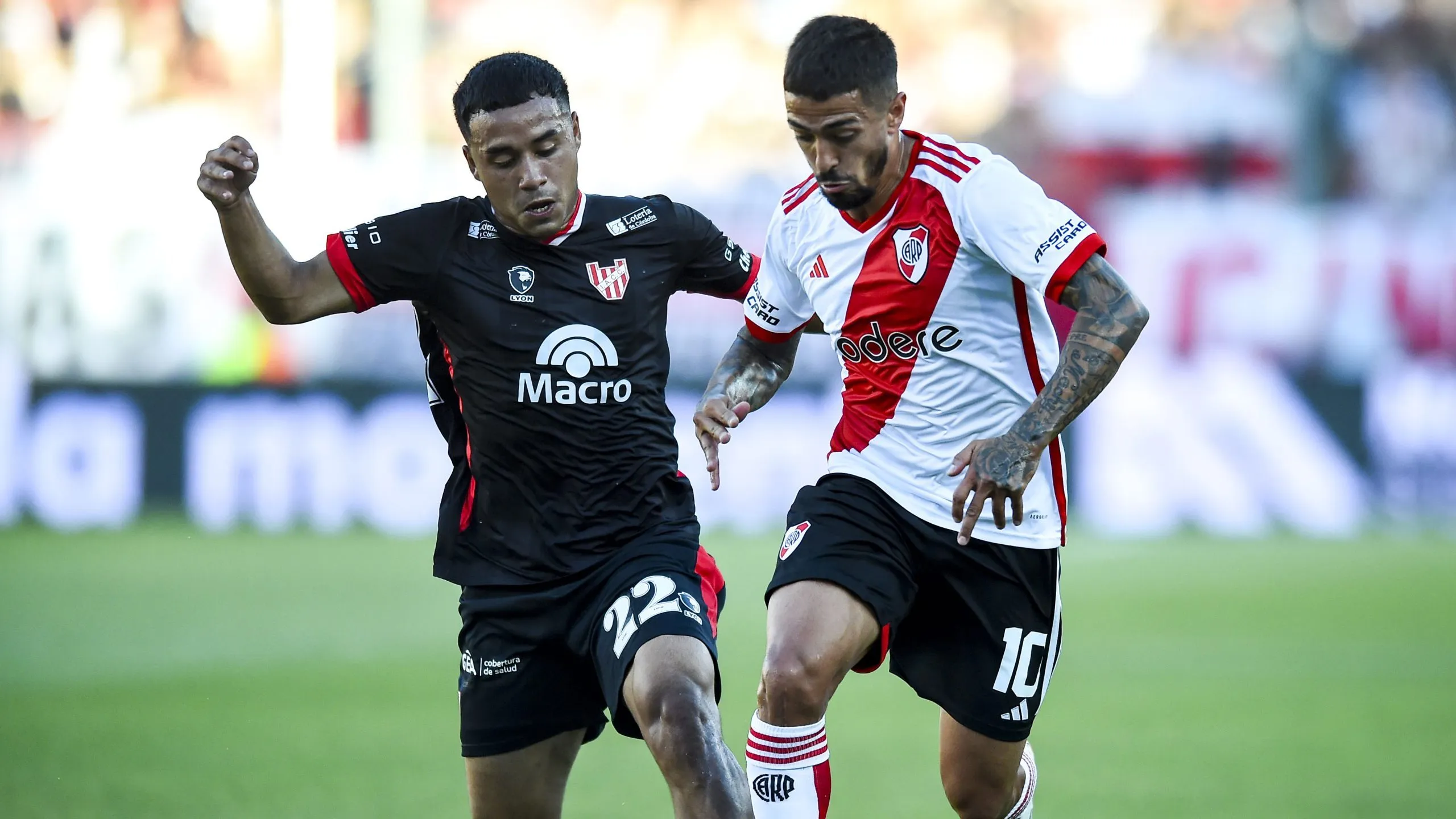 Manuel Lanzini fue tendencia por las críticas de los hinchas. (Foto: Getty).