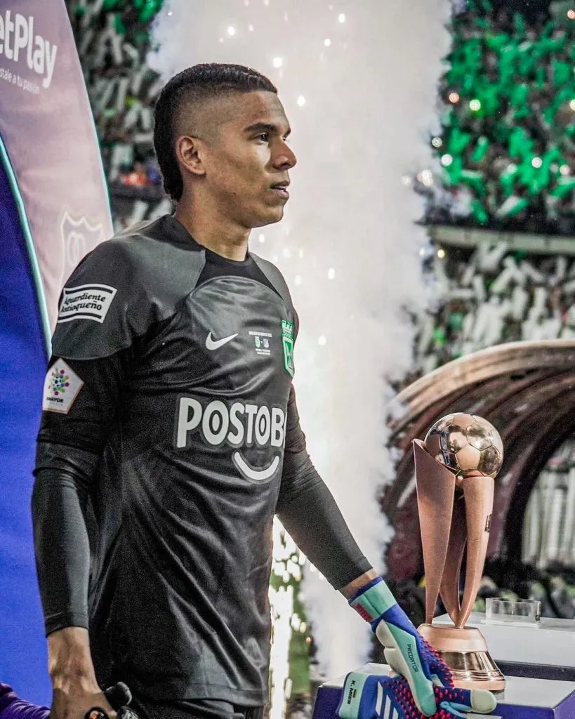 Kevin Mier, el apuntado para reemplazar a Armani.