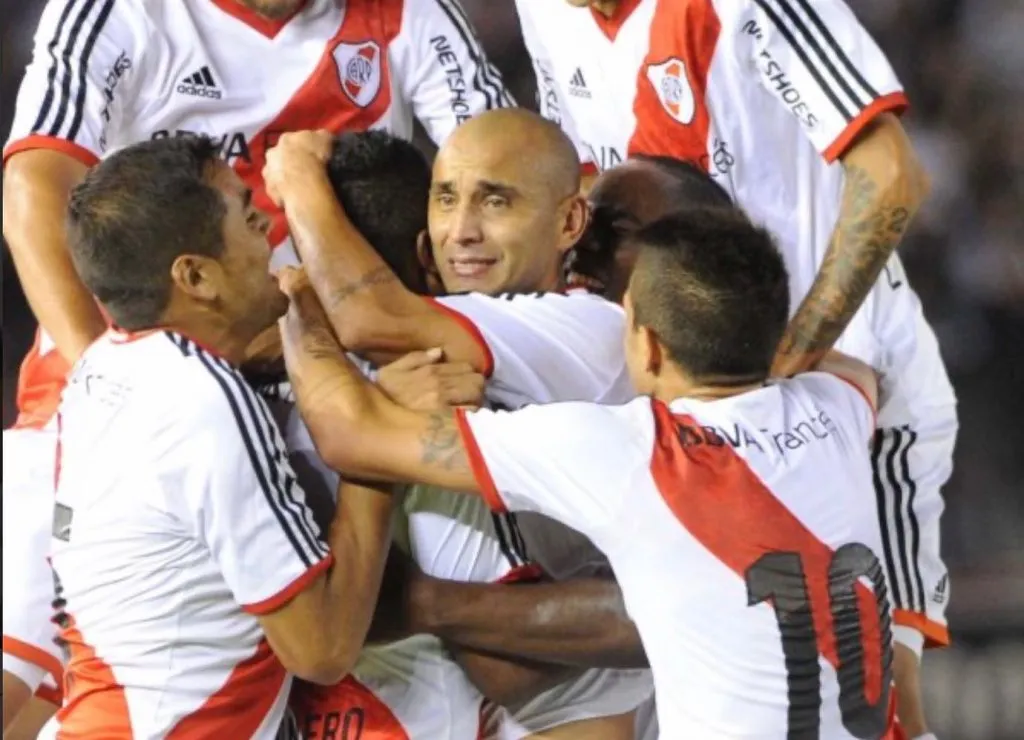 La emoción de la despedida. Foto archivo