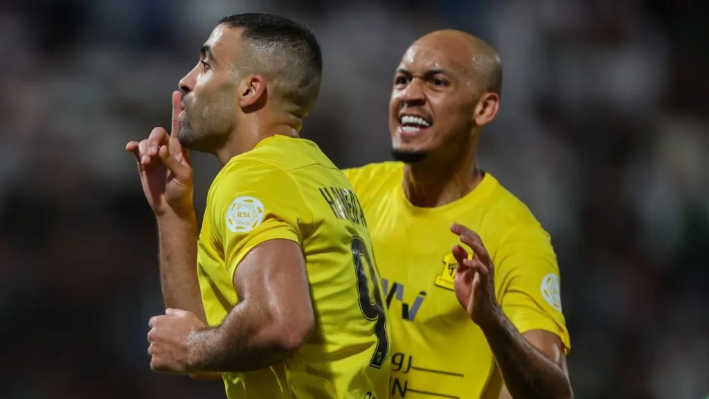 El festejo de Hamdallah junto a Fabinho en el gol de Al Ittihad.