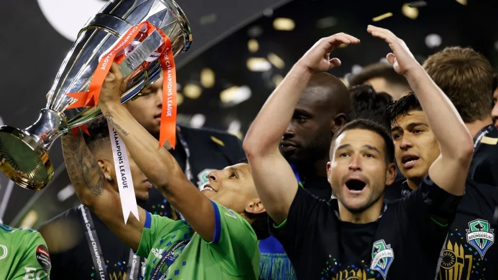 El festejo de Lodeiro por el título de la Liga de Campeones de la Concacaf en 2022.