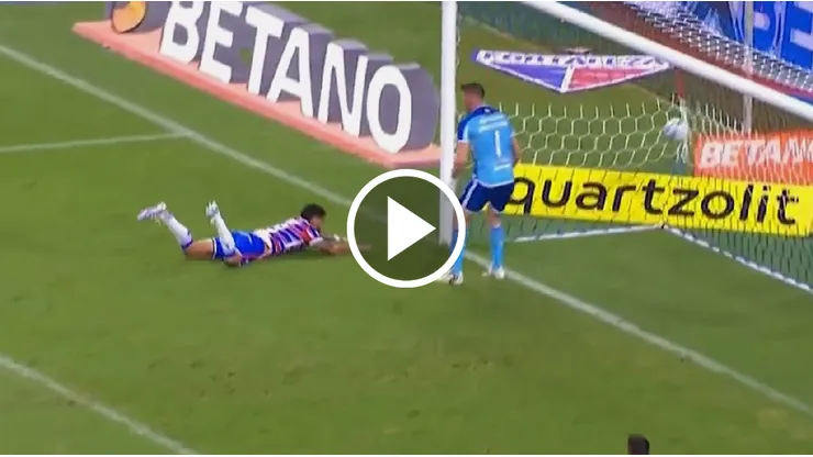 El increíble gol en contra de Emanuel Brítez.