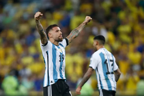 Otamendi celebrando su gol en el Maracaná.
