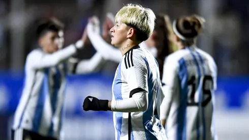 La delantera argentina tuvo un encontronazo con los hinchas brasileños en Twitter.