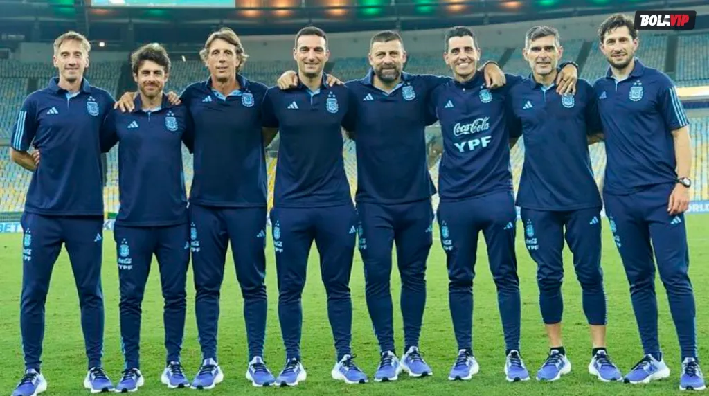 El cuerpo técnico de Argentina cobró recién ahora los premios de Qatar 2022. (Foto: Instagram @lioscaloni)