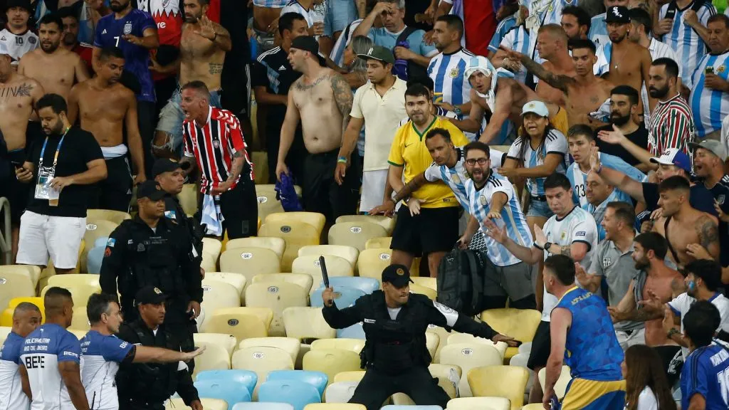 La brutal represión a los argentinos en el Maracaná (Getty)