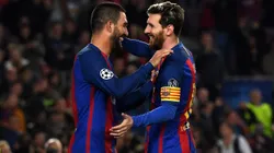 Arda Turán y su abrazo con Lionel Messi, jugando juntos en diciembre de 2016.