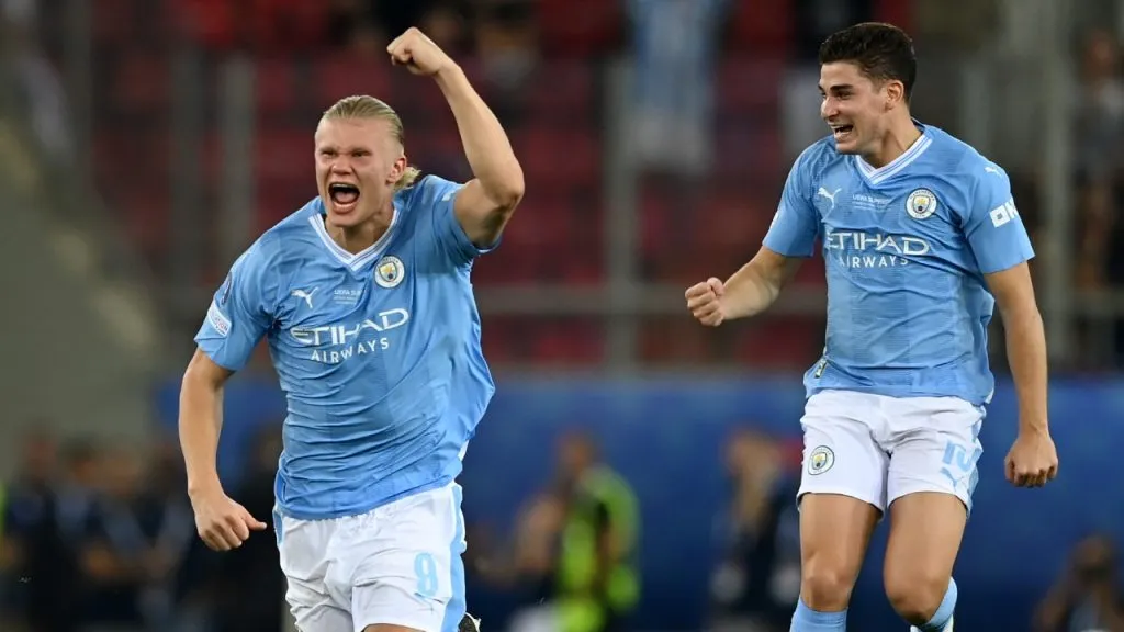 Haaland y Julián Álvarez, figuras goleadoras de Manchester City.