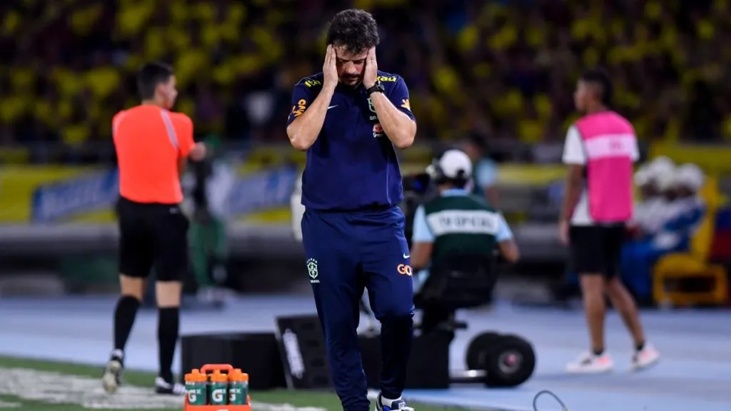 Fernando Diniz, en problemas en Brasil.