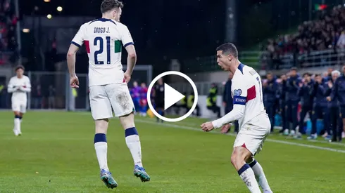 Cristiano Ronaldo y su festejo junto a Diogo Jota.