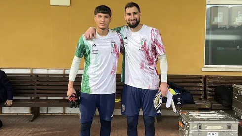 Lucas López junto a Gianluigi Donnarumma.