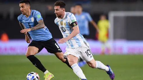 La Selección Argentina se enfrenta con Uruguay para seguir con su invicto.
