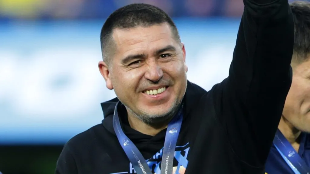Riquelme irá como candidato a presidente de Boca.
