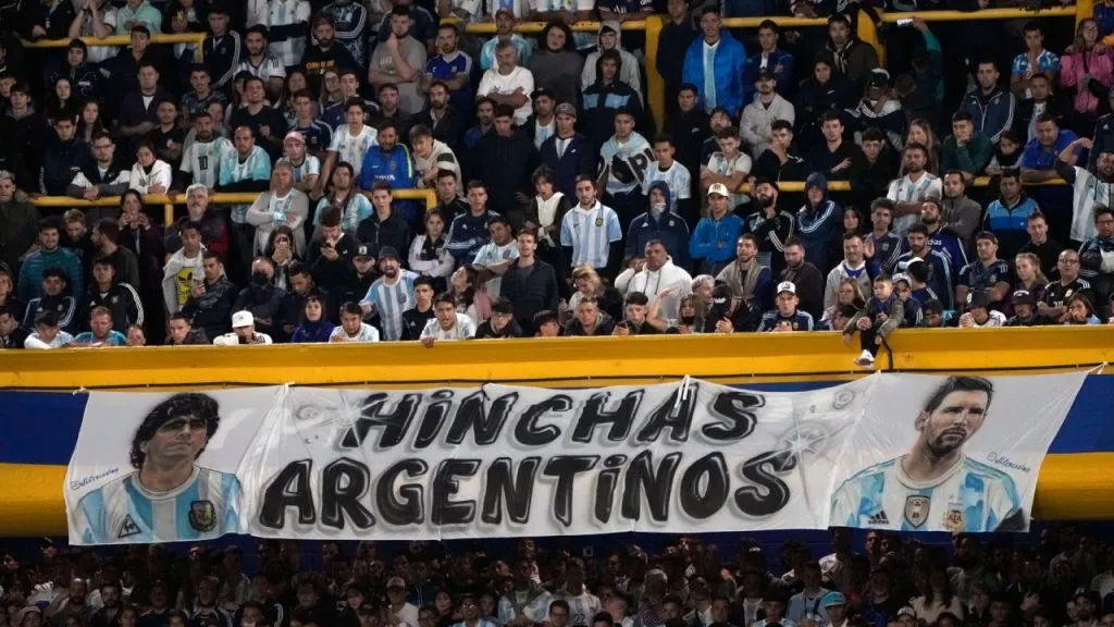 Los hinchas argentinos en la Bombonera.