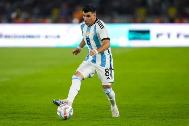 El ‘Huevo’ Acuña, convocado por Scaloni para los partidos contra Uruguay y Brasil. (Photo by Thananuwat Srirasant/Getty Images)