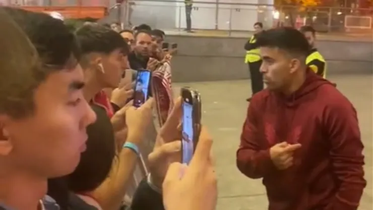 El cruce entre el Huevo Acuña y un fanático del Sevilla