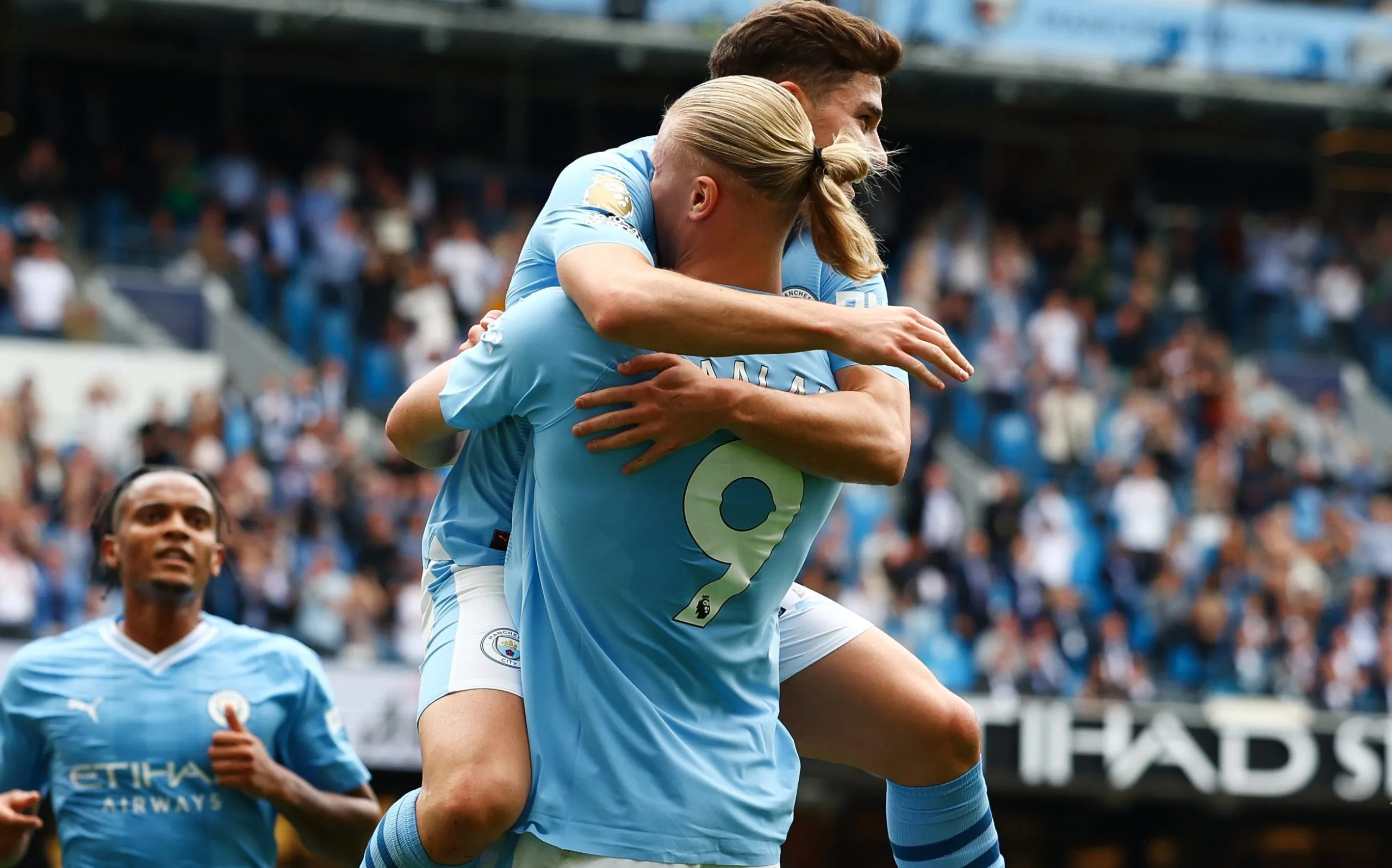 Julián Álvarez y Erling Haaland ya son la segunda dupla de Europa con más goles en lo que va de la temporada 2023/2024. Getty Images.