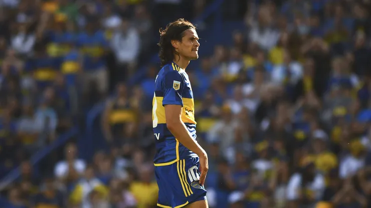 Edinson Cavani encendió las alarmas tras salir con una molestia física.