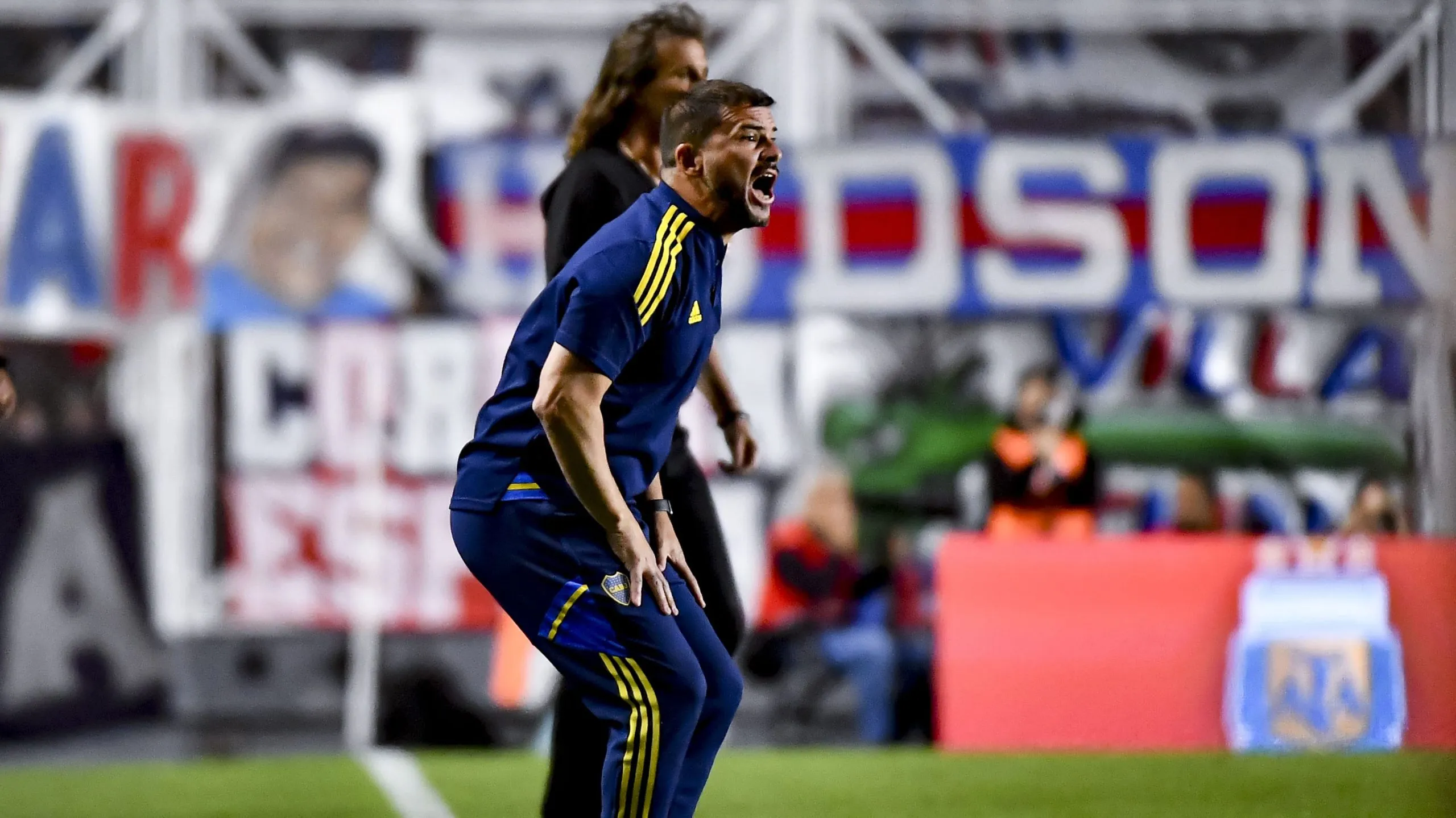 Como frente a San Lorenzo, Mariano Herrón volverá a dirigir el primer equipo de Boca este domingo frente a Newell’s. Getty Images.