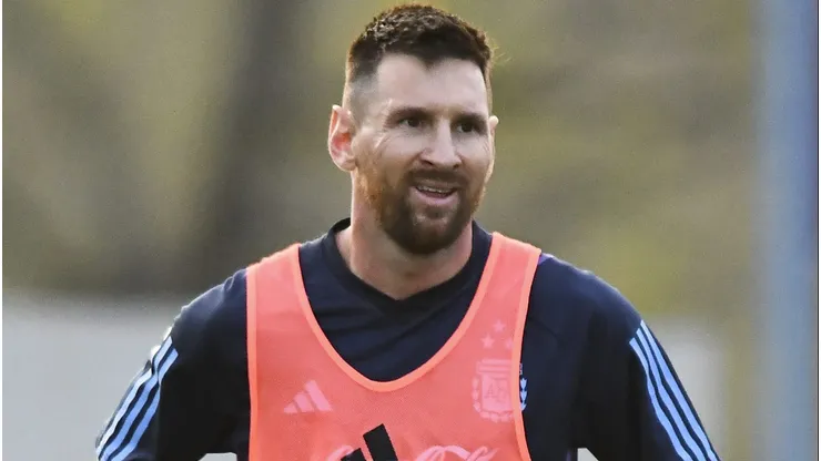 Lionel Messi llegó a Ezeiza este domingo 12 de noviembre a días. Getty Images.