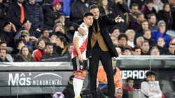 Martín Demichelis le da las últimas indicaciones a Echeverri previo a su debut.