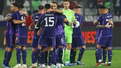 Los jugadores de la Selección Argentina celebran el triunfo ante Perú.
