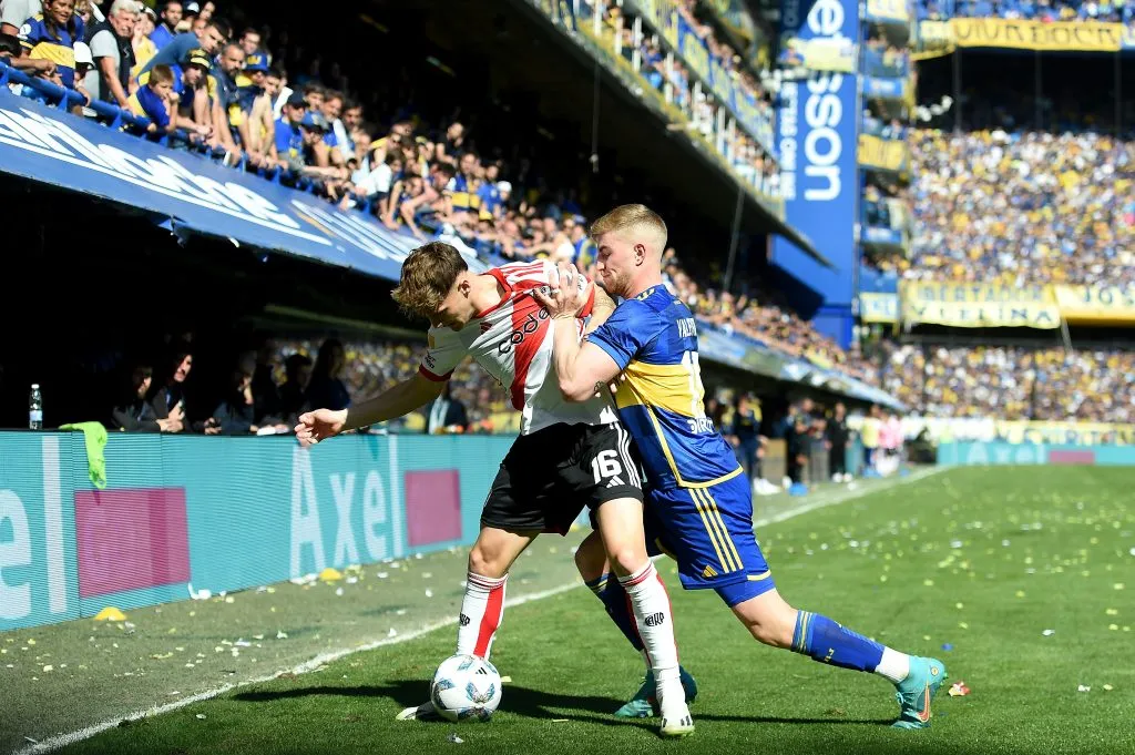 Facundo Colidio cuando la pelea ante la fuerte marca de Nicolás Valentini. (Foto: Getty).