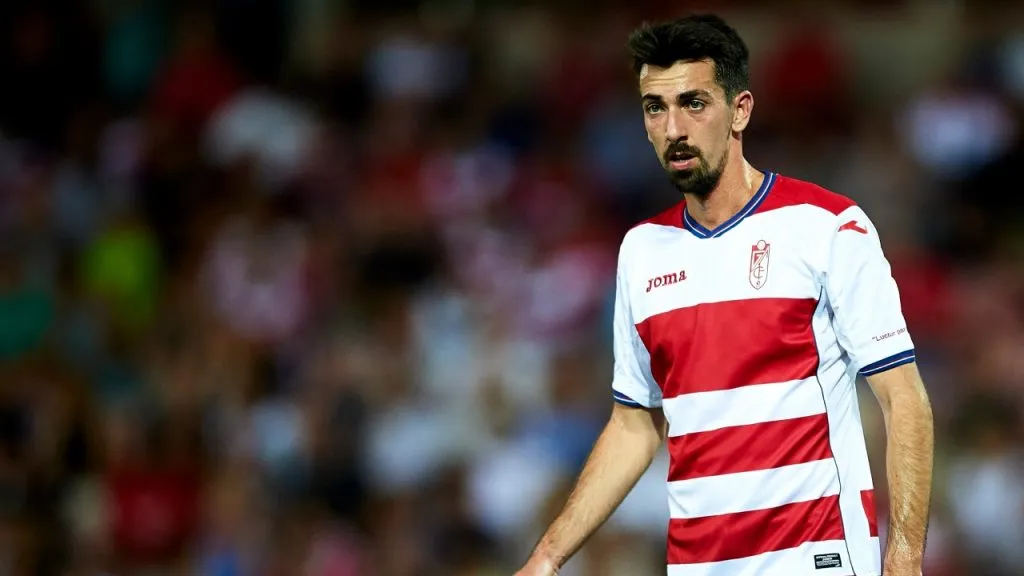 Isaac Cuenca, jugando para el Granada (Getty Images).