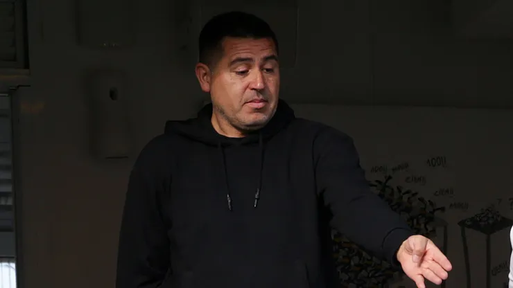 Riquelme, feliz: Banega rechazó varias ofertas del exterior para volver a Boca