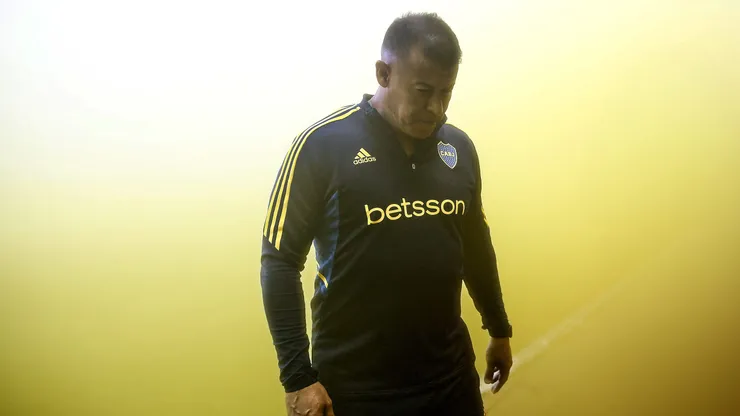 Almirón ya no es el entrenador de Boca.