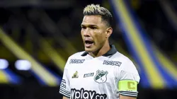 Teo Gutiérrez en la cancha de Boca.